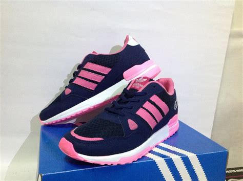 harga sepatu olahraga adidas wanita original